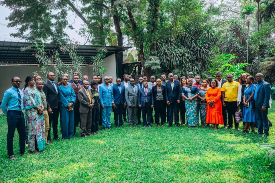 Photo d’ensemble des participants à l’atelier national de concertation organisé par Greenpeace Afrique.